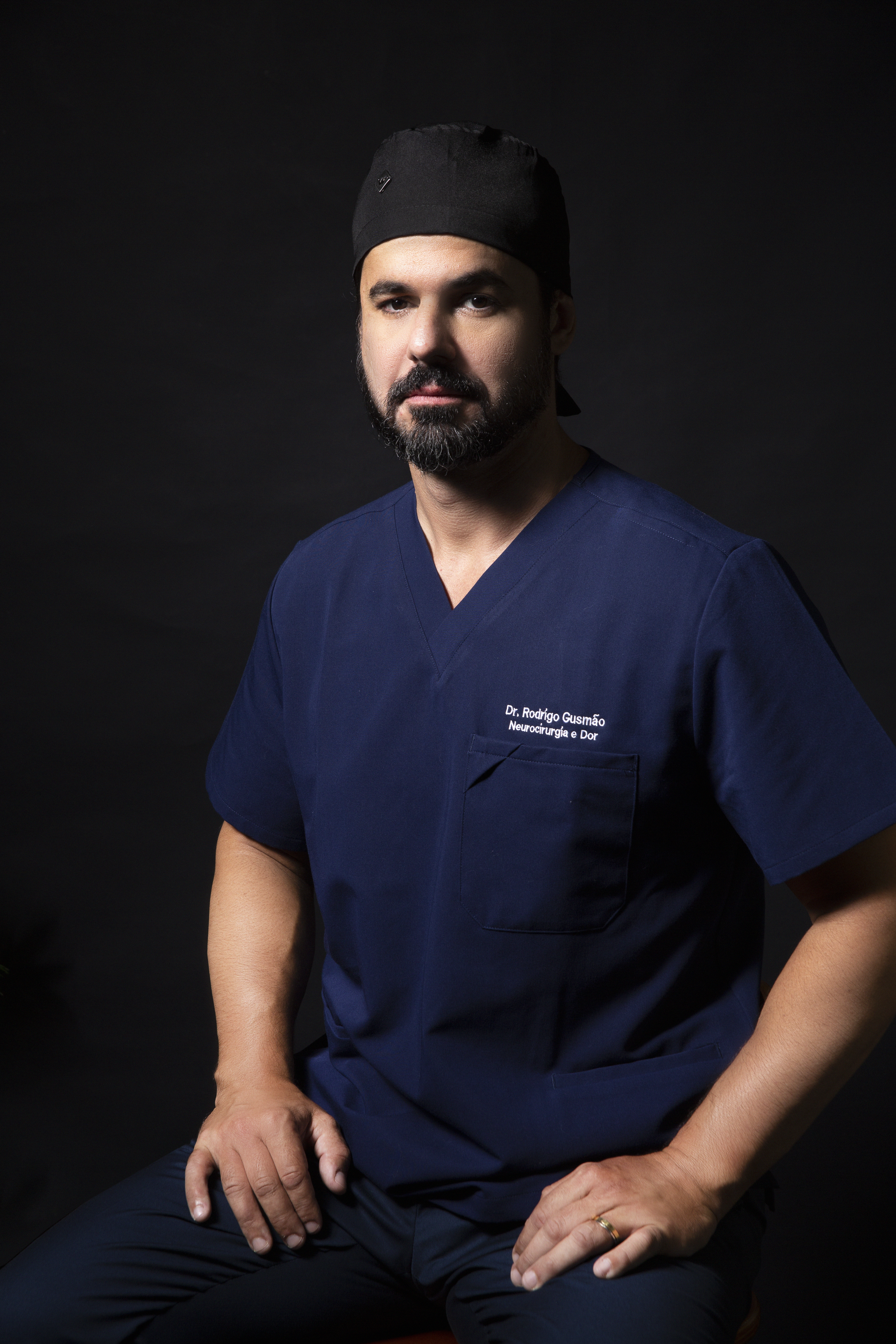 Dr. Rodrigo Coimbra Gusmão — Neurocirurgião especialista em dor crônica